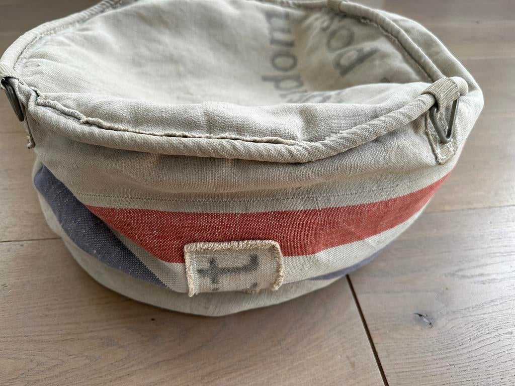 Unieke poef van originele PTT postzak, Huis en Inrichting, Minder dan 50 cm, Gebruikt, Rond, Ophalen of Verzenden