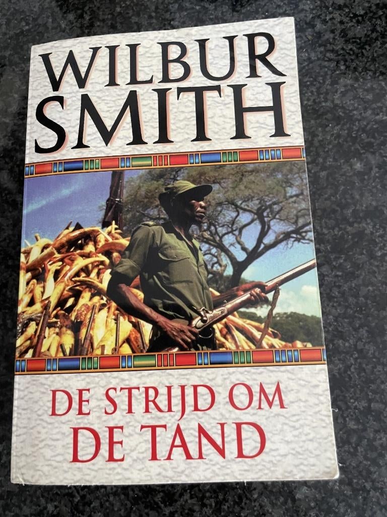 Wilbur smith / de strijd om de tand/ zimbabwe en ivoor, Ophalen of Verzenden, Zo goed als nieuw