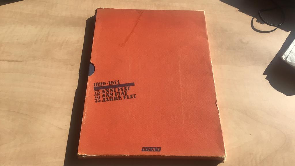75 anni FIAT, 75 ans FIAT, 75 jahre FIAT, Ophalen of Verzenden, Zo goed als nieuw