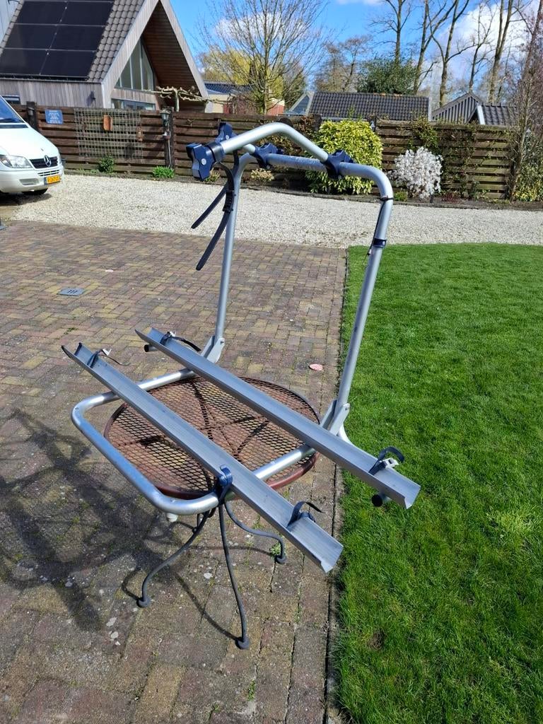 Fietsen drager/steun in garage camper., Caravans en Kamperen, Camper-accessoires, Ophalen