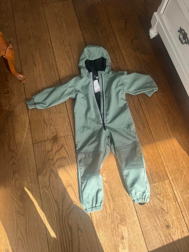 Nieuw Buitenspeelpak Regenpak Groen Gevoerd Hema 98/104, Caravans en Kamperen, Regenkleding, Ophalen of Verzenden, Nieuw