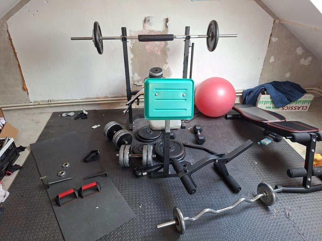 Complete fitness set – halters, bankdrukbank, dipstation & g, Ophalen, Zo goed als nieuw, Metaal, Benen