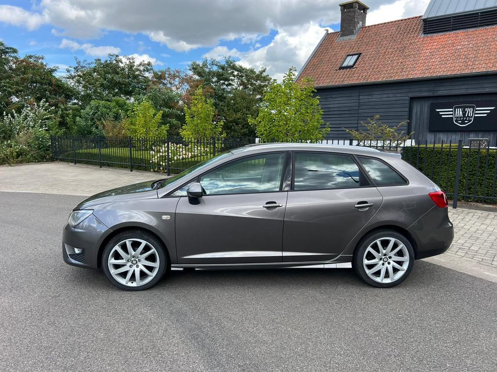 Seat Ibiza ST 1.2 TSI FR DYNAMIC AIRCO/ECC LED-XENON TREKHAA, Voorwielaandrijving, Euro 5, Zwart, 4 cilinders