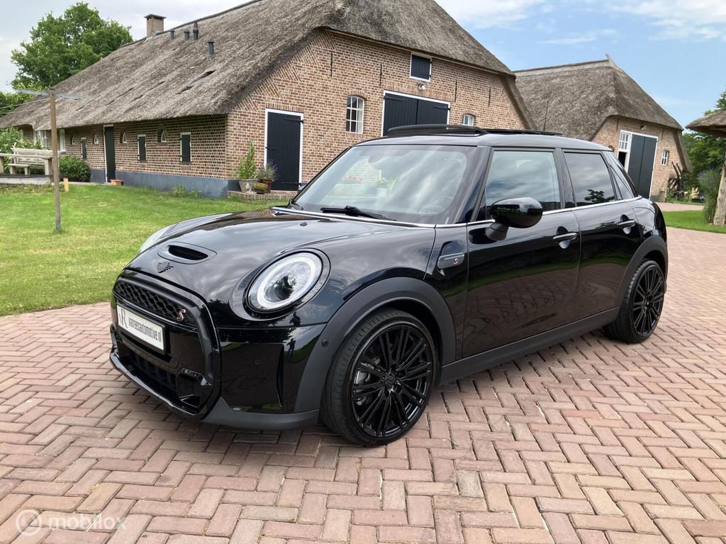 Mini 2.0 Cooper S Classic VOL OPTIES o.a. Pano/Leder, Auto's, Mini, 1998 cc, Gebruikt, 4 cilinders, Zwart