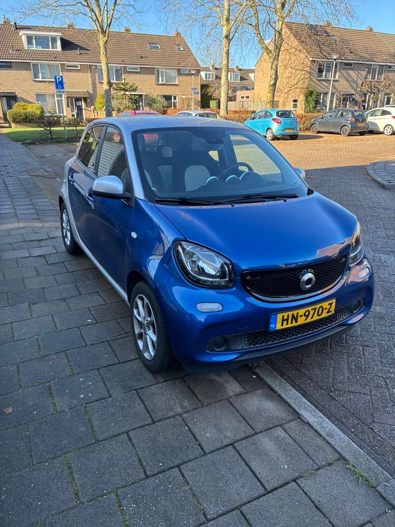 Smart ForFour 1.0 71pk S&S 2015 Blauw, Auto's, Smart, Origineel Nederlands, 24 km/l, Handgeschakeld, 70 pk