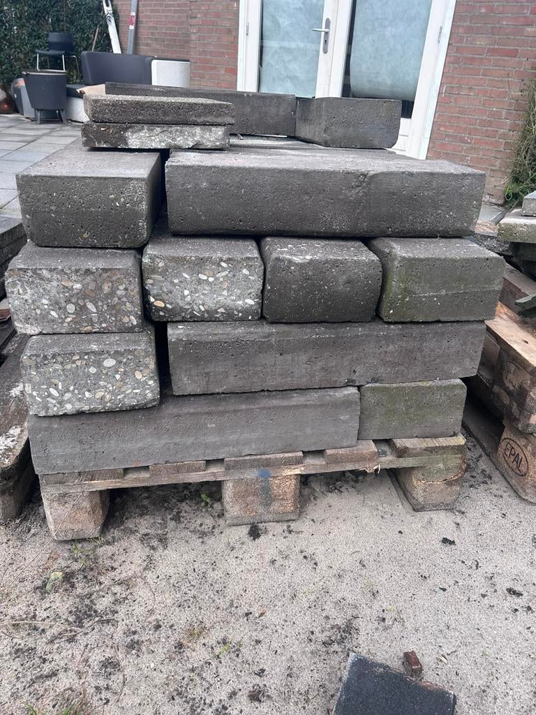 Gratis af te halen stapelblokken, Ophalen, Rostar, Info@rostardrunen.nl, Drunen