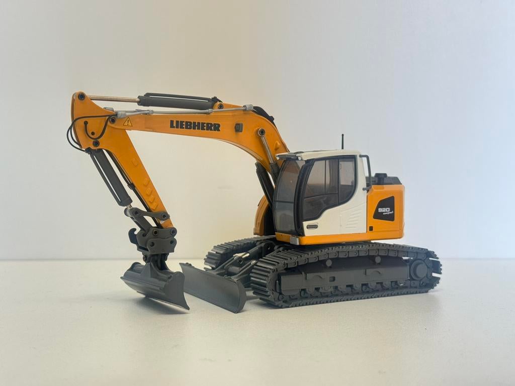 Conrad - Liebherr R920 Compact, Hobby en Vrije tijd, Modelauto's | 1:50, Ophalen, Zo goed als nieuw, Hijskraan, Tractor of Landbouw