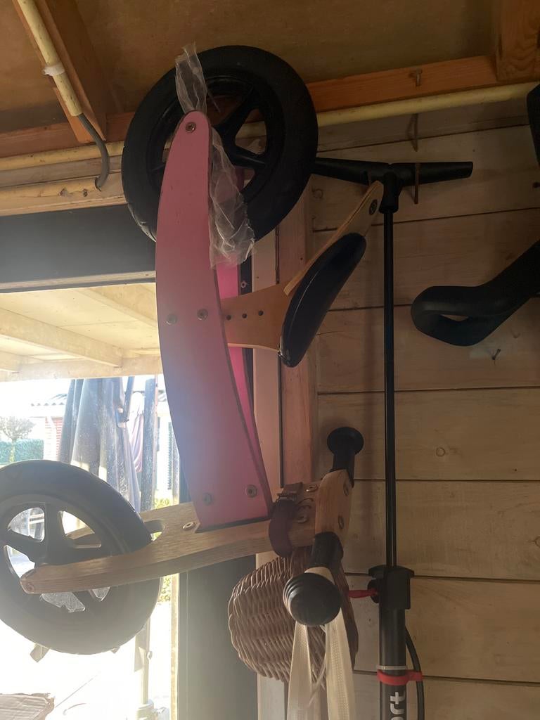 Roze houten loopfiets voor kinderen, Ophalen of Verzenden, Gebruikt, Loopfiets