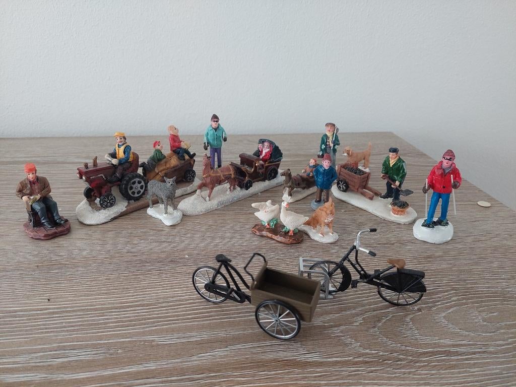 Kerstdorp figuren en accessoires - Wintertafereel, Diversen, Kerst, Ophalen of Verzenden, Gebruikt