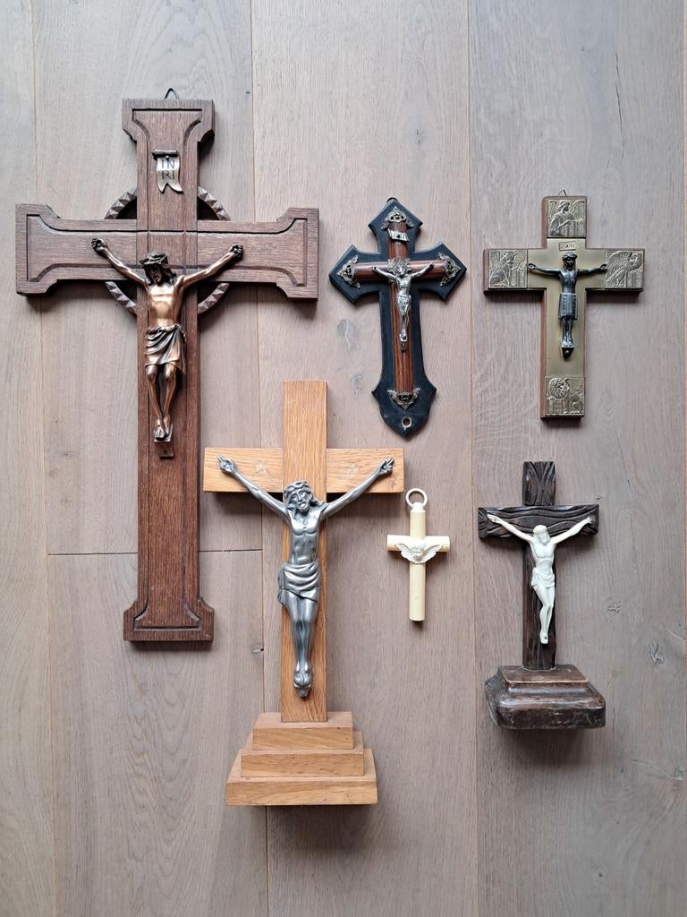 6 stuks kruis Jezus wiegkruis staand hanger verzamelaar, Antiek en Kunst, Antiek | Religie, Ophalen of Verzenden