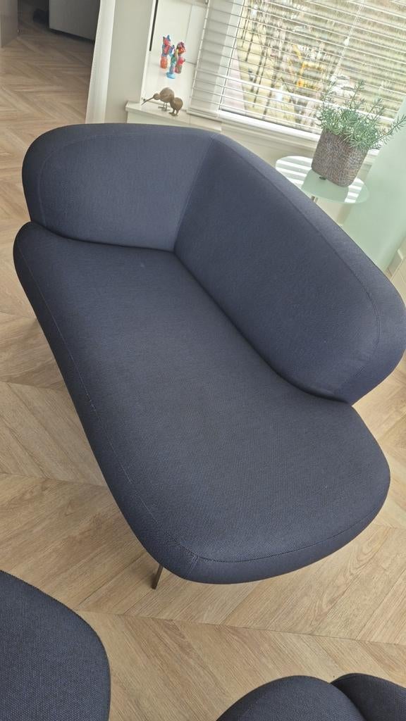 Divan , fauteuil met poef merk Leolux, Tweepersoons, Ophalen of Verzenden, Zo goed als nieuw, Minder dan 150 cm