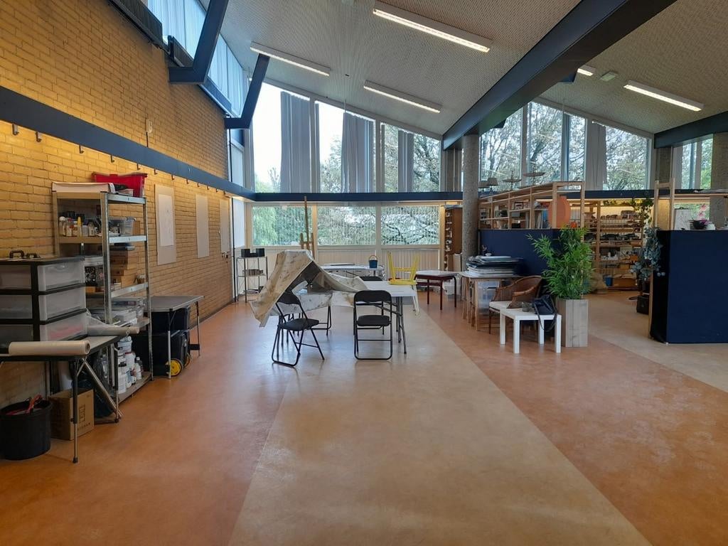 atelierspullen, Ophalen, Ezel