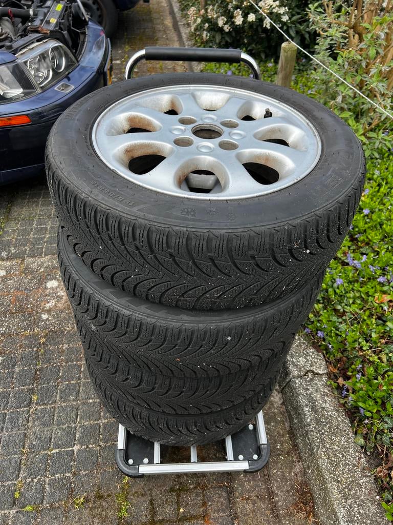 15 inch wielen set lm velgen + banden Volvo V40 S40 classic, Ophalen, Gebruikt