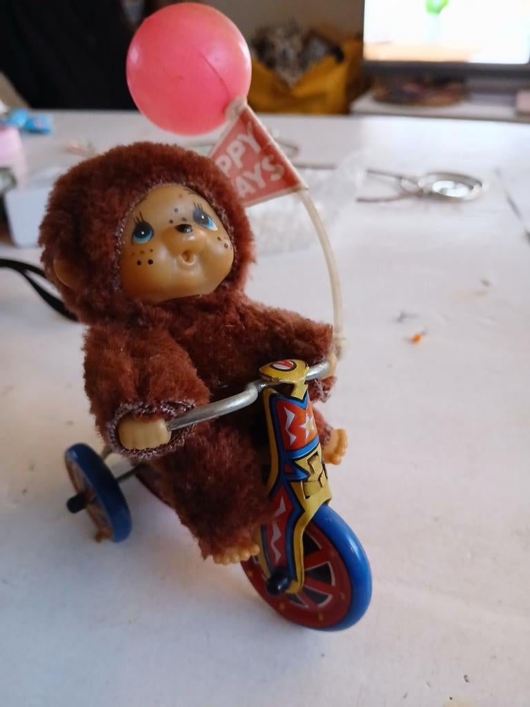 Prachtig opeindbaar blikken popje op driewieler, Antiek en Kunst, Ophalen of Verzenden