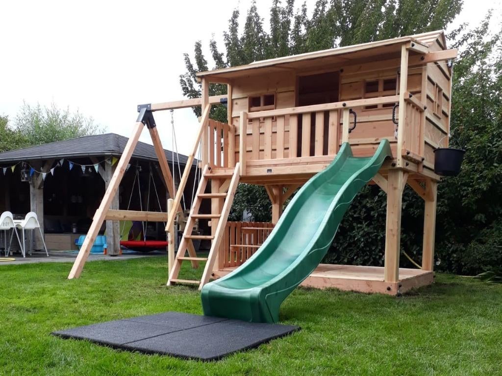 BOOMHUT LANDHUIS speeltoren speelhuis klimtoren speeltoestel