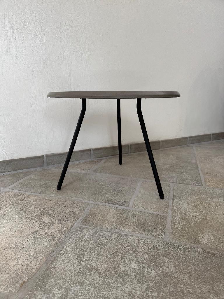 Bijzettafel van beton (gekocht bij Eijerkamp), Overige materialen, Gebruikt, Rond, 55 tot 75 cm