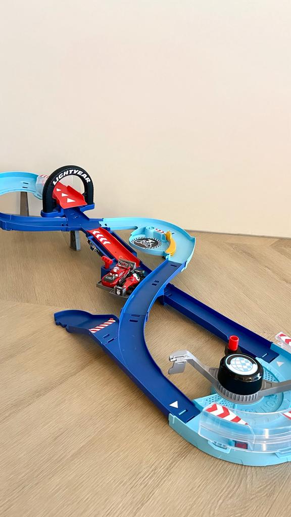 Cars disney racebaan, Ophalen of Verzenden, Zo goed als nieuw, Elektrisch, Overige merken