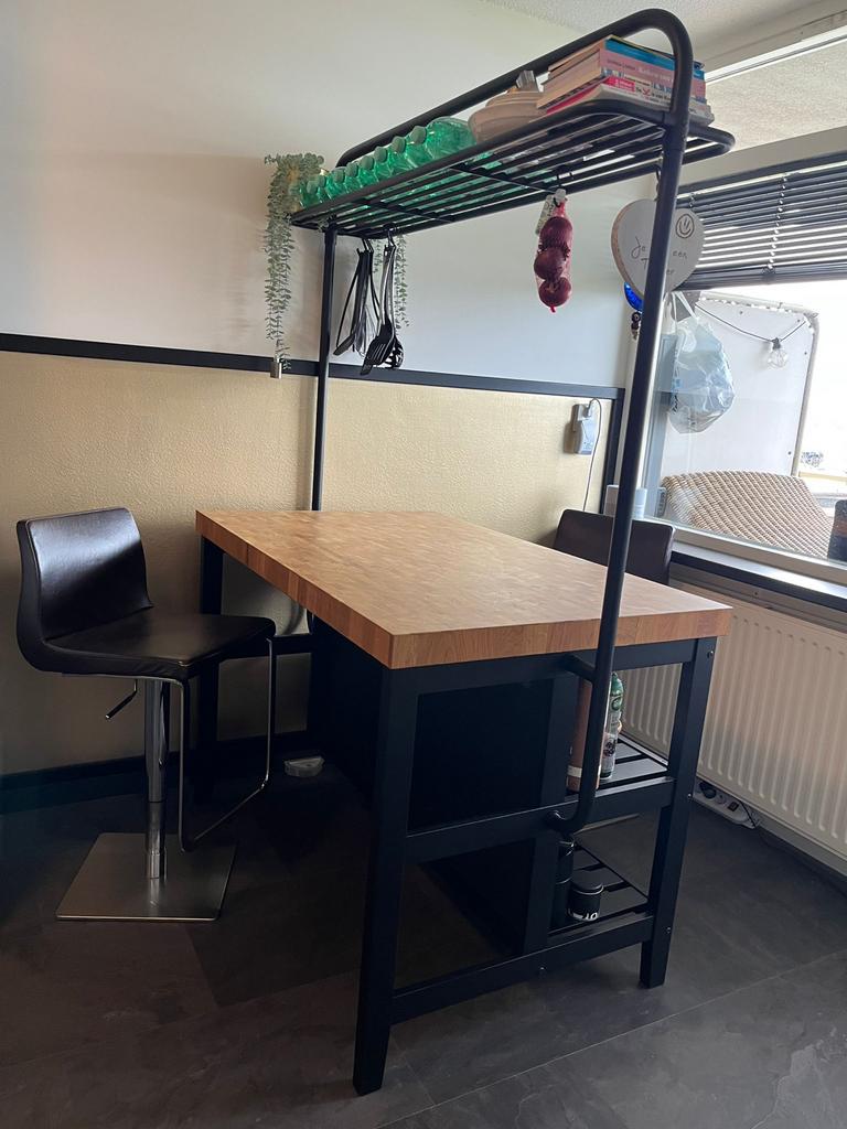 Vadholma keukentafel met 2 barkrukken - Zo goed als nieuw, Ophalen, 100 tot 150 cm, Tot twee personen, 50 tot 100 cm