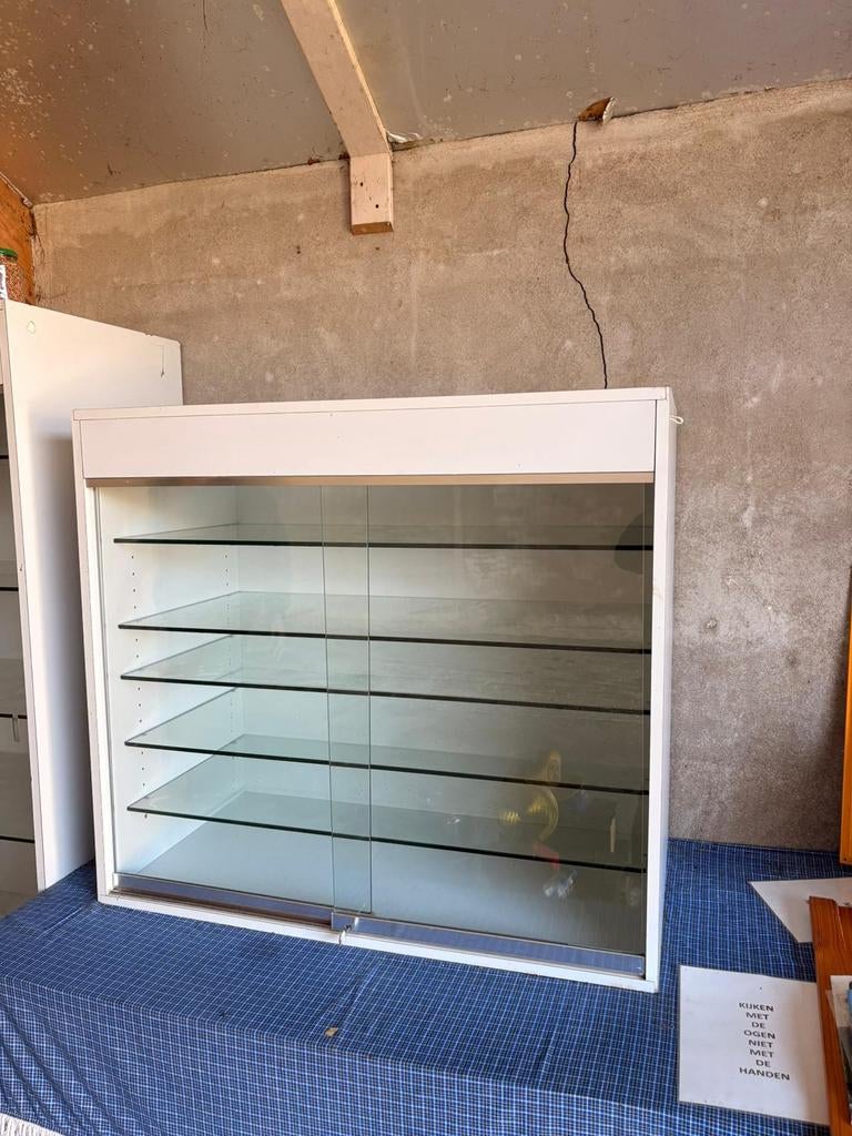 Vitrinekast met verlichting, Huis en Inrichting, Kasten | Vitrinekasten, Ophalen, Nieuw