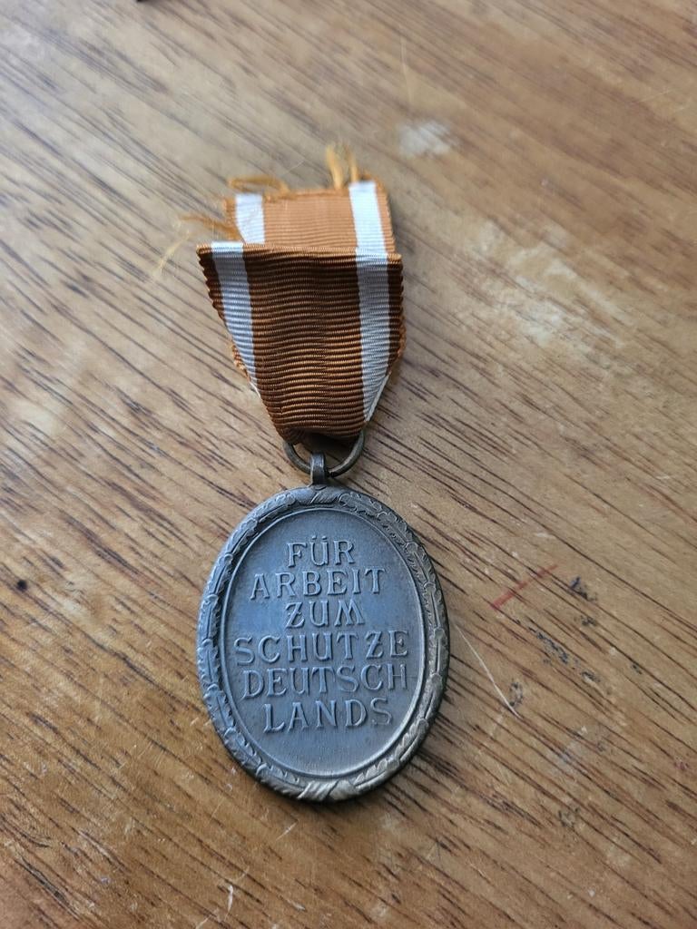 Westwall medaille, Ophalen of Verzenden, Nederland, Lintje, Medaille of Wings