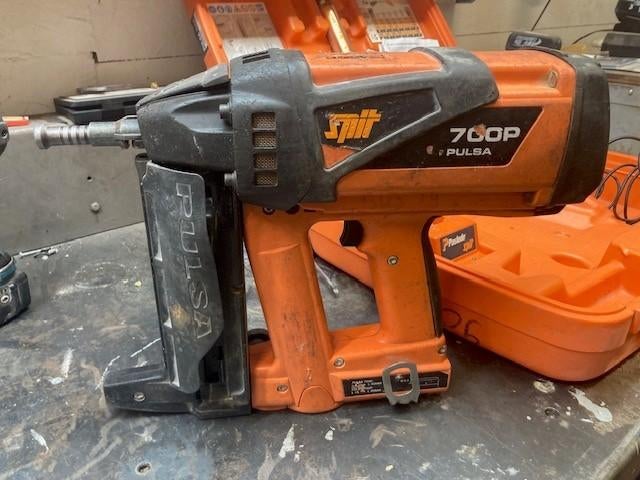 Spit pulsa 700p nagel pistool, Doe-het-zelf en Verbouw, Gereedschap | Handgereedschap, Ophalen, Gebruikt