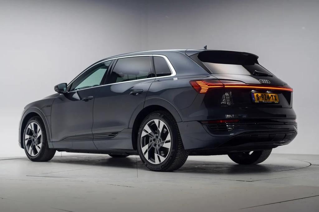 Audi Q8 e-tron 50 quattro Edition 95 kWh [ Navi Apple / Andr, Automaat, 131 €/maand, 0 cilinders, Origineel Nederlands