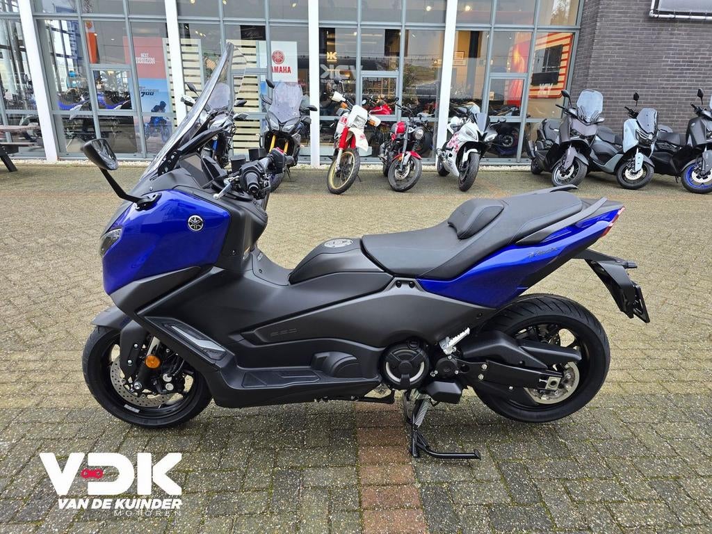 YAMAHA TMAX 560 (bj 2026) - foto 3