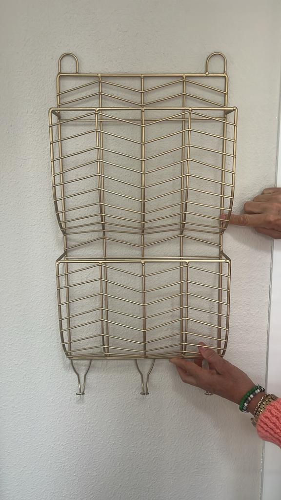 Gouden wandrek met twee vakken en haken, Ophalen, Gebruikt