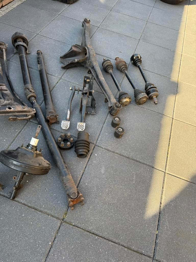 BMW e30 aandrijfas tussenas stuurkolom subframe voor achter, Auto-onderdelen, Ophalen, BMW