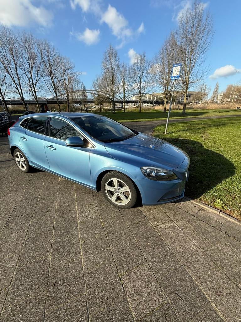 Volvo V40 2.0 D4 190PK 2014 Blauw, Auto's, Volvo, Voorwielaandrijving, Blauw, 30 km/l, V40