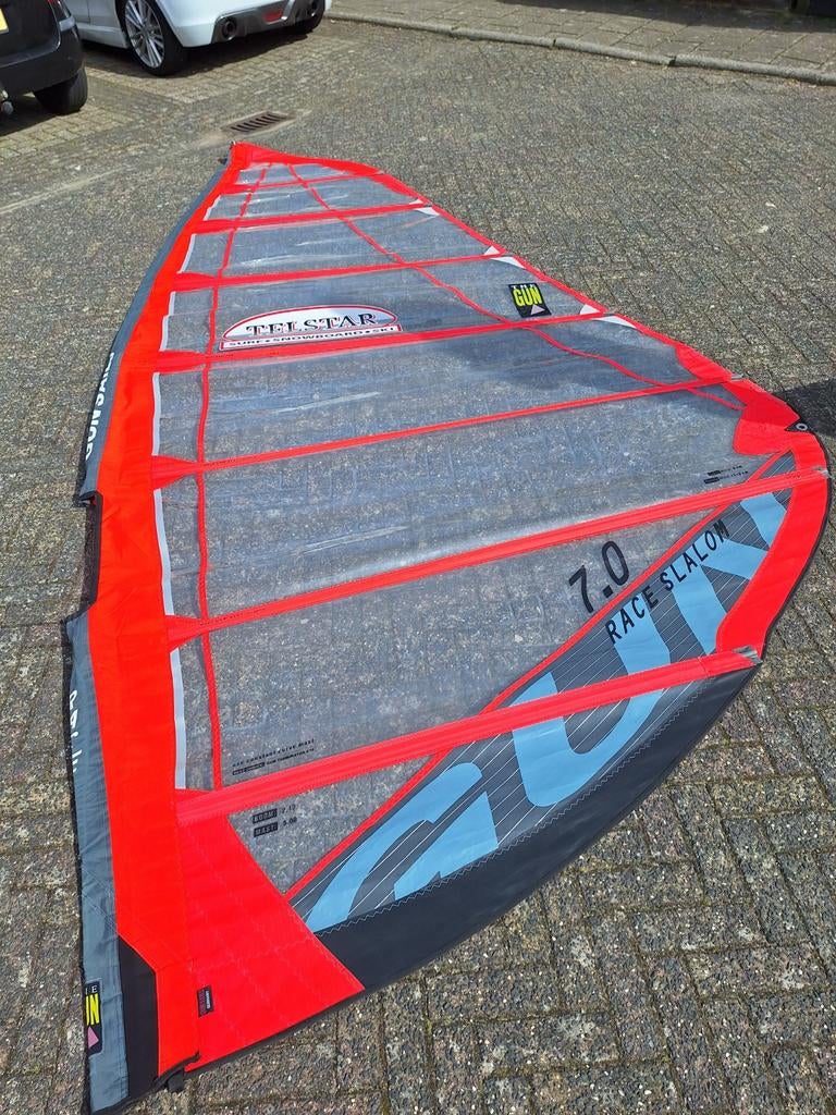 Gunsails Race Slalom Surfzeil 7.0 m², Ophalen, Zo goed als nieuw