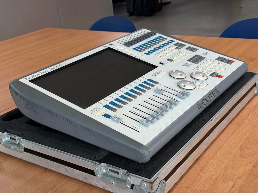 Avolites Tiger Touch 2 V15.1 incl. flightcase, Muziek en Instrumenten, Licht en Laser, Ophalen, Gebruikt