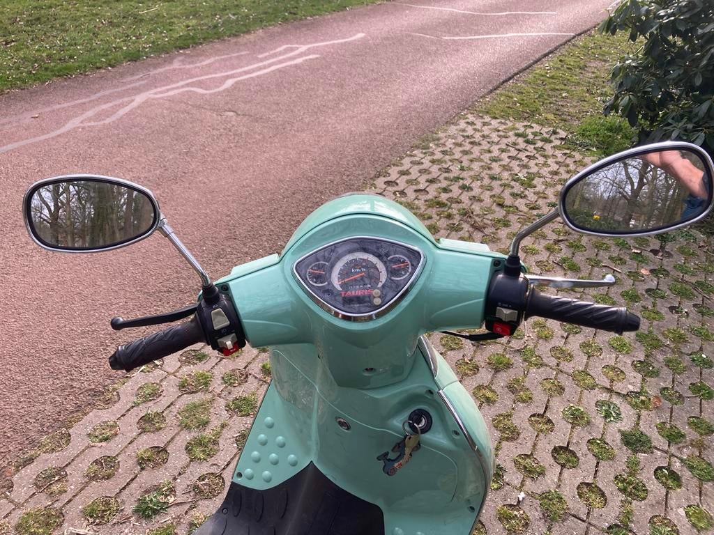Scooter Capri 50cc - Zo goed als nieuw, Fietsen en Brommers, Scooters | Vespa, Ophalen, Zo goed als nieuw