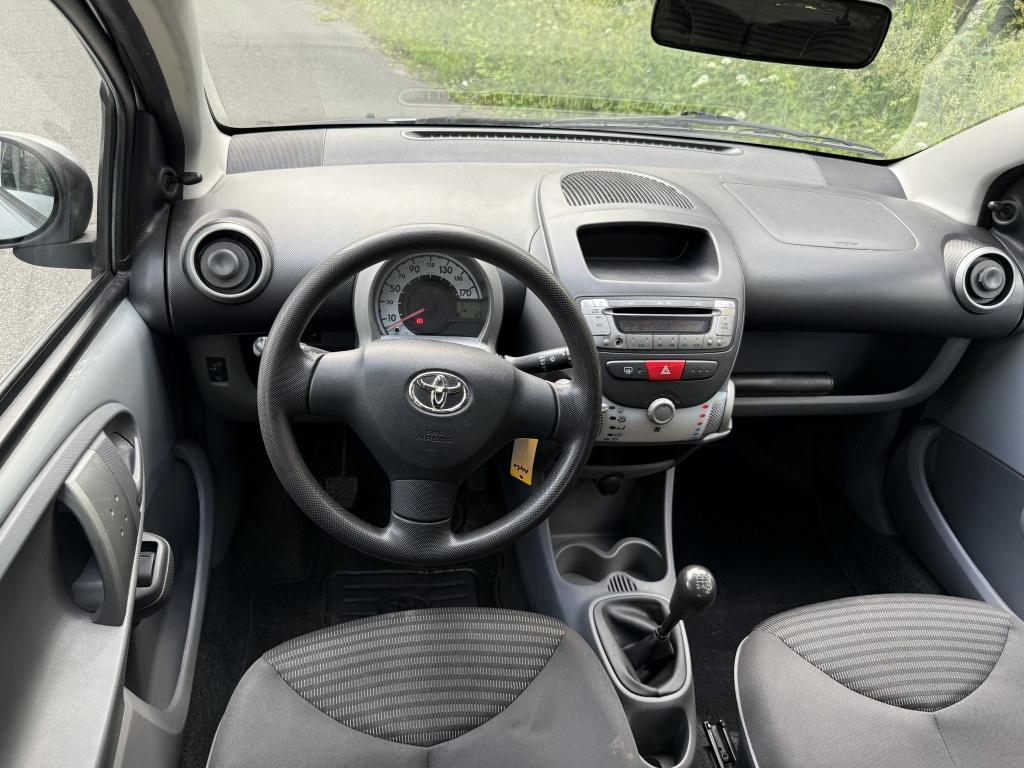 Toyota Aygo 1.0-12V | €250,- KORTING PAASACTIE | Comfort |, 4 stoelen, 68 pk, Bedrijf, Handgeschakeld