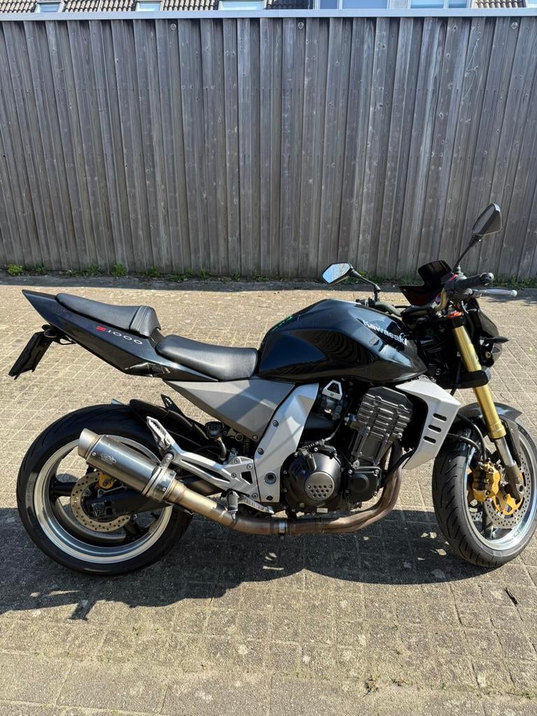 * Kawasaki Z1000 2006 19156 km zwart/zilver *