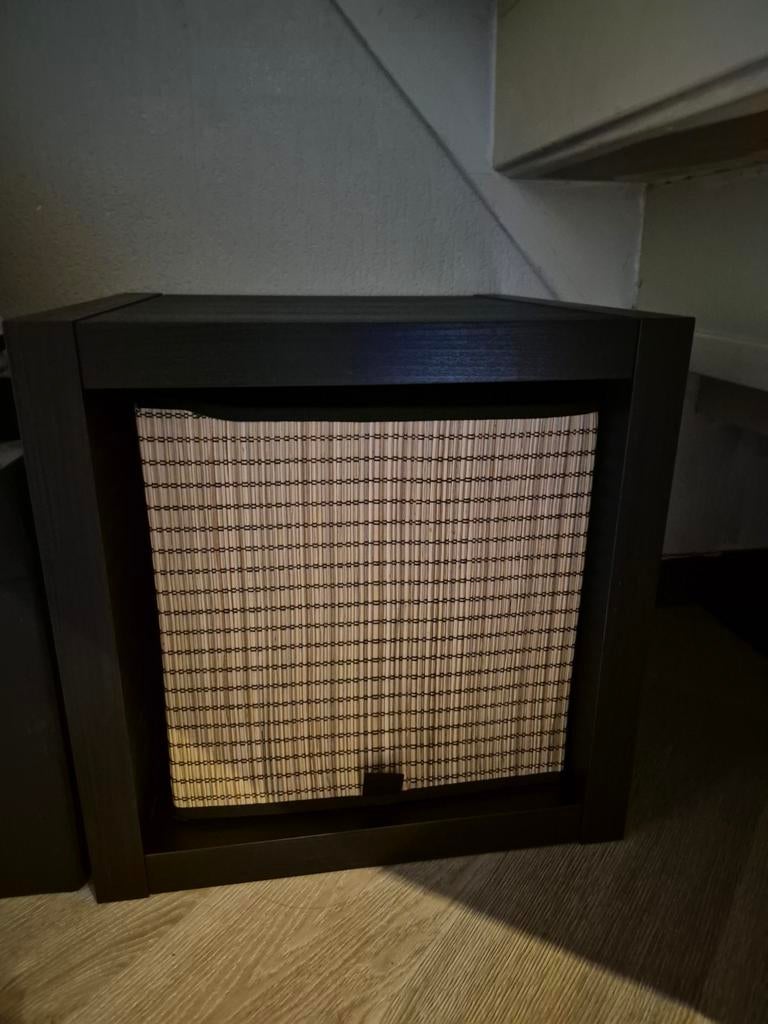 Kallax kubus (zwart) met mand (bruin), Ophalen of Verzenden, Gebruikt