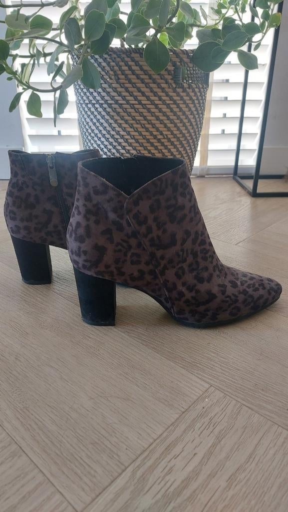 Laarsje maat 39 - Zo goed als nieuw - Grijs/Zwart print, Ophalen of Verzenden, Zo goed als nieuw, Zwart