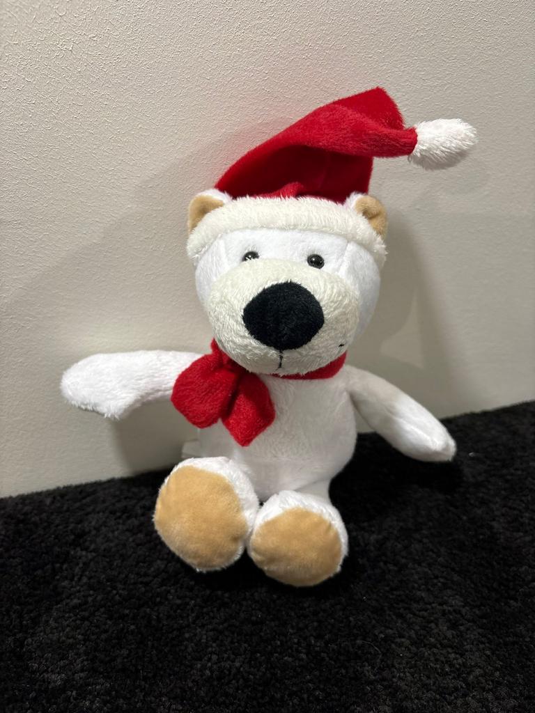 Witte knuffelbeer met kerstmuts en sjaal, Gebruikt, Beer, Ophalen of Verzenden, Met kleding of accessoire