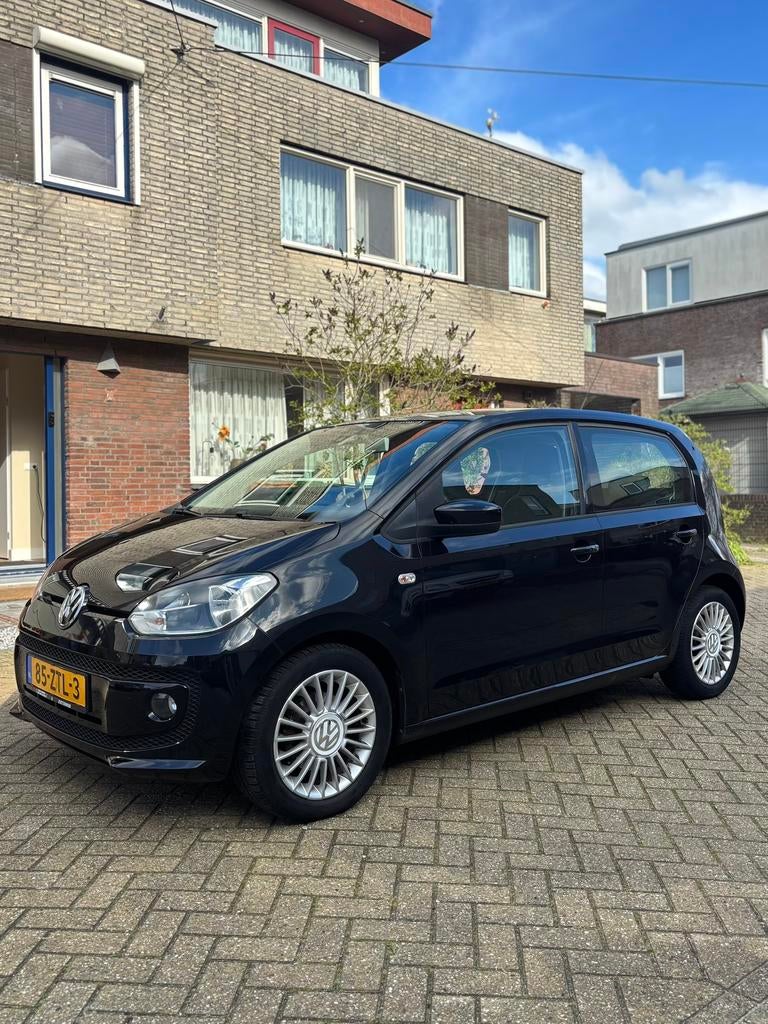Volkswagen high UP! 1.0 44KW 2013 Zwart, Auto's, Voorwielaandrijving, Euro 5, Stof, Metallic lak