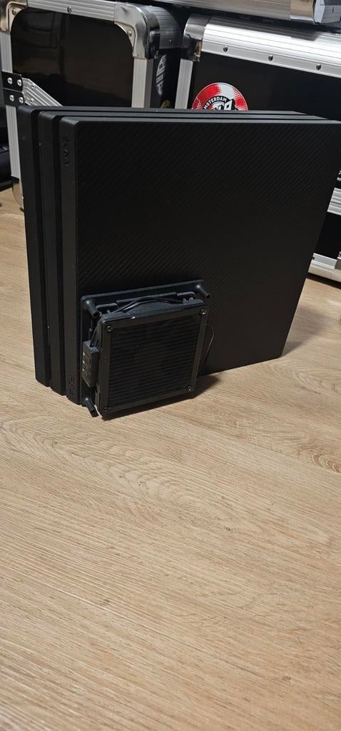 PlayStation 4 Pro 1TB SSD - Verbeterde Koeling, Ophalen of Verzenden, Zo goed als nieuw, Zonder controller, 1 TB