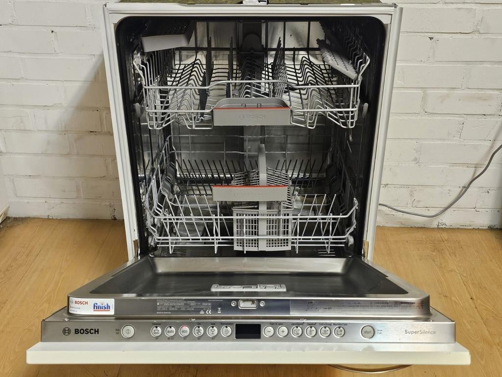 Mooie Bosch volledig geïntegreerd inbouw vaatwasser !!!, Ophalen, Zo goed als nieuw, Inbouw, 85 tot 90 cm