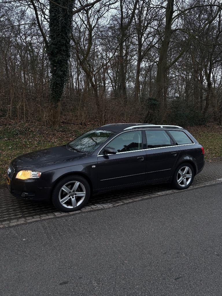 Audi A4 2.0 96KW Avant 2006 Grijs, Auto's, Audi, Voorwielaandrijving, 4 cilinders, 1984 cc, A4