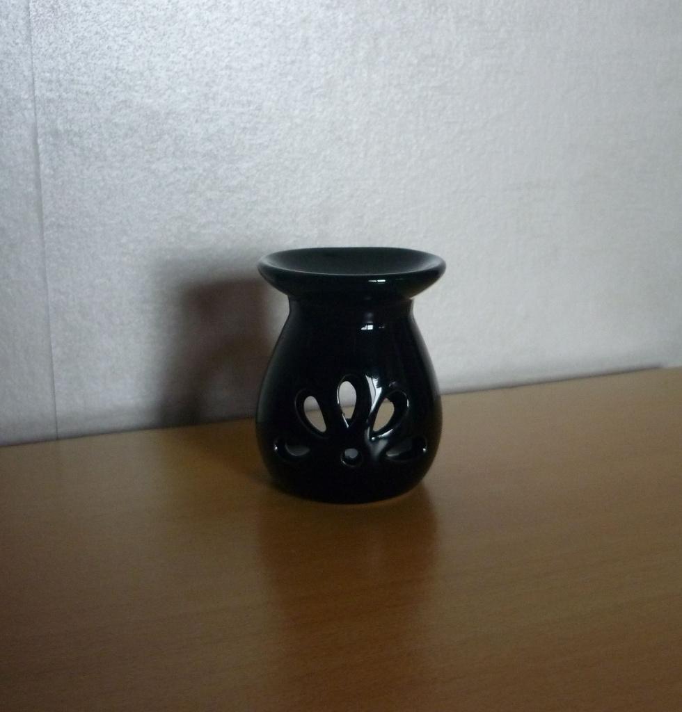 Zwart porseleinen geurbrander geurolie brander aromabrander, Overige materialen, Zwart, Ophalen of Verzenden, Zo goed als nieuw