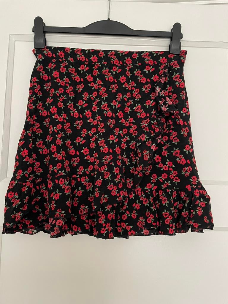 Pakket zomer kleding rok , top en 3 jurken bloemetjes S, Ophalen of Verzenden, Zo goed als nieuw, Maat 36 (S)