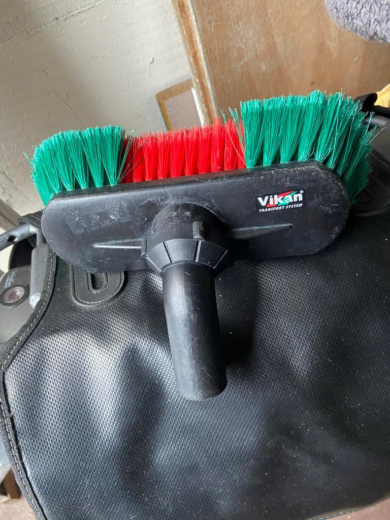 Vikan wasborstel met telescoop steel, Huis en Inrichting, Ophalen, Bezem of Borstel