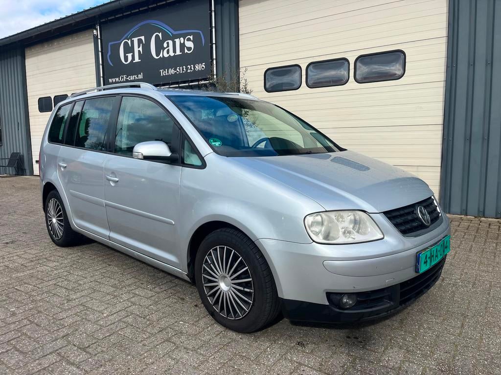 Volkswagen Touran 2.0-16V FSI Highline APK, Gebruikt, 4 cilinders, Bedrijf, Handgeschakeld