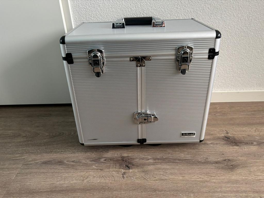 Complete kappersset met koffer 1 week gebruikt op school, Sieraden, Tassen en Uiterlijk, Beautycases, Zo goed als nieuw, Hardcase