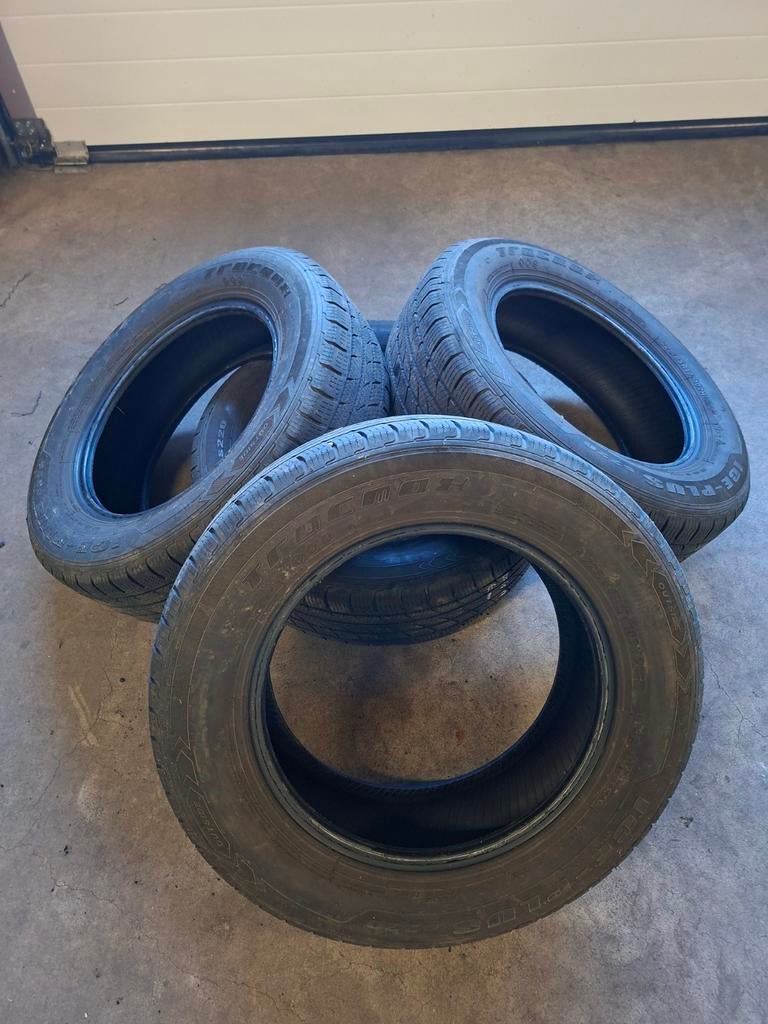 Goede winterbanden 225-65R17 102H, Ophalen