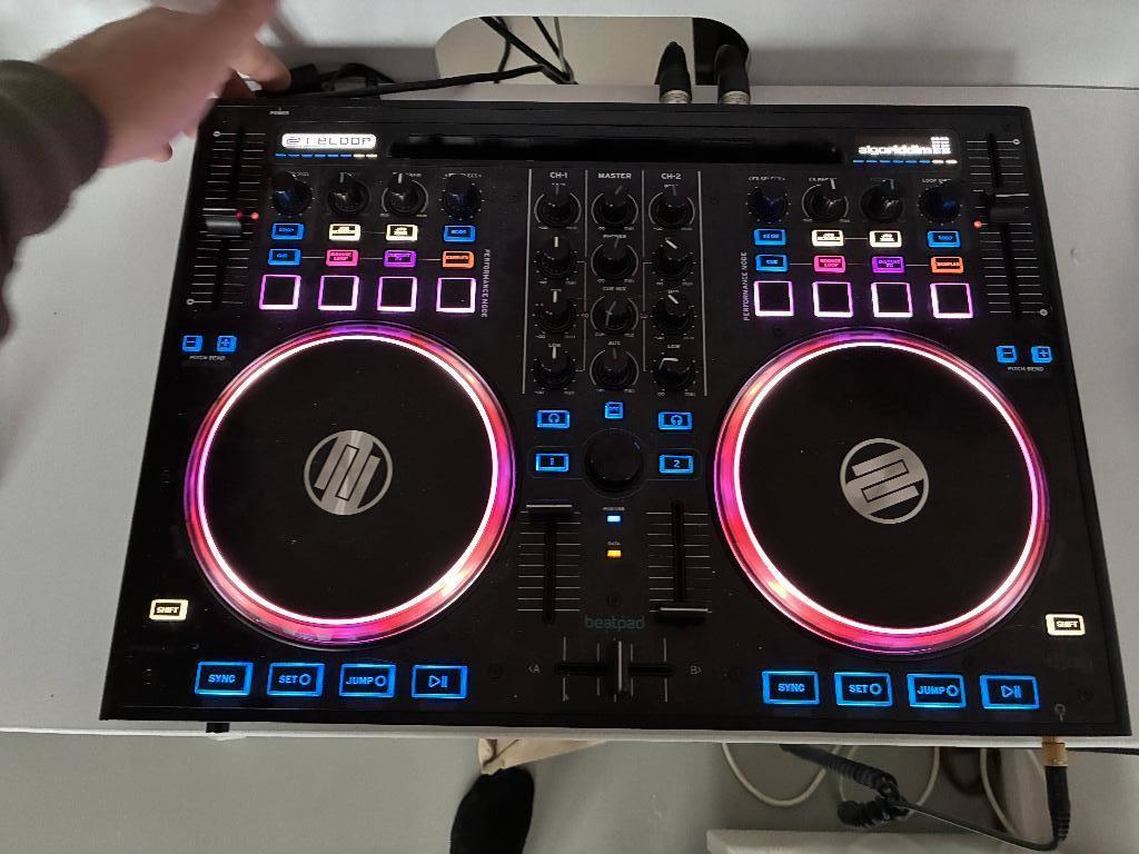 Reloop Beatpad - ZGAN - Met benodigde kabels, Ophalen of Verzenden, Zo goed als nieuw, Dj-set, Reloop