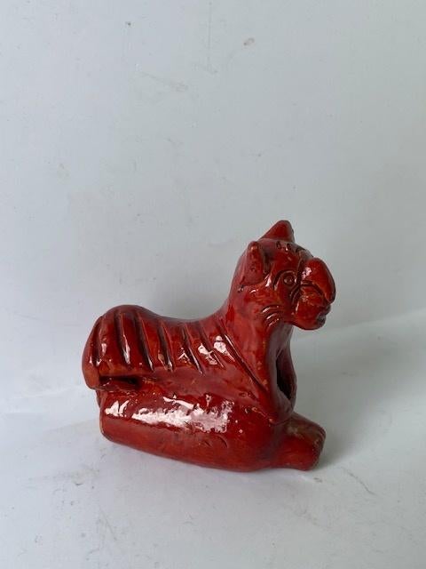 Vintage rood fluitje beeldje tijger. Geglazuurd terracotta., Antiek en Kunst, Antiek | Keramiek en Aardewerk, Ophalen